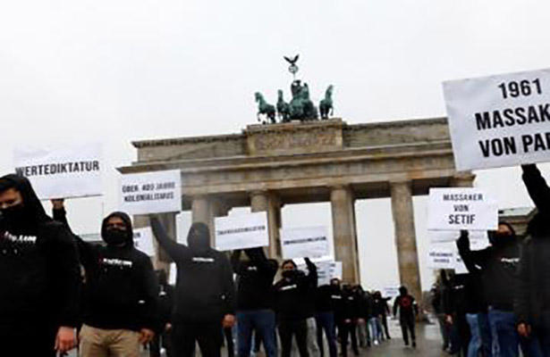 Berlin və Londonda Makronun çıxışlarına qarşı nümayişlər keçirildi