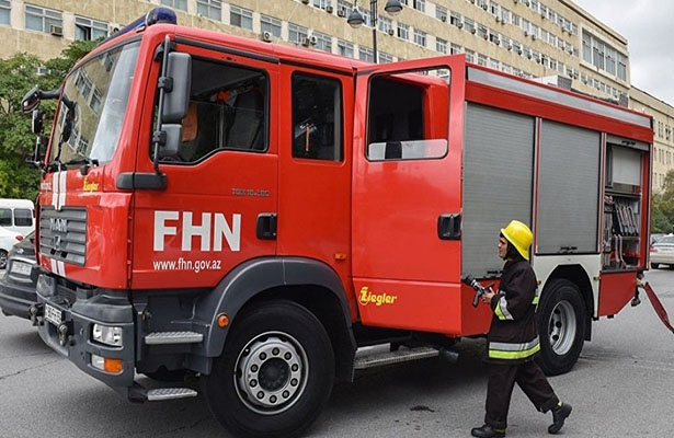 Abşeronda yaşayış binasında yanğın olub, 20 nəfər təxliyə edilib