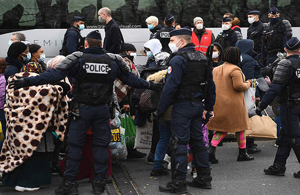 “Fransa polisinin humanist olduğunu düşünürdük, bizi amansızcasına döyənədək…”