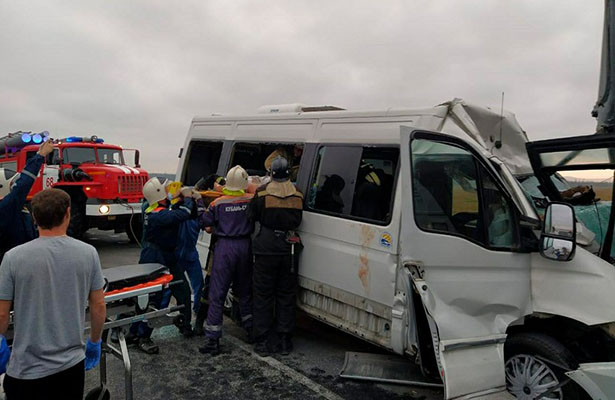 Hindistanda avtobus qəzaya düşüb, 10 nəfər ölüb