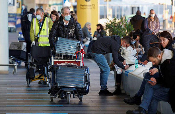 London sakinləri paytaxtı kütləvi tərk edirlər FOTO