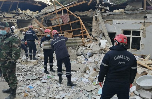 Xırdalanda partlayış baş verən evin dağıntıları altında qalan azyaşlının meyiti tapılıb