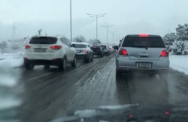 Hava şəraiti ilə əlaqədar Azərbaycan avtomobil yollarındakı vəziyyət açıqlanıb