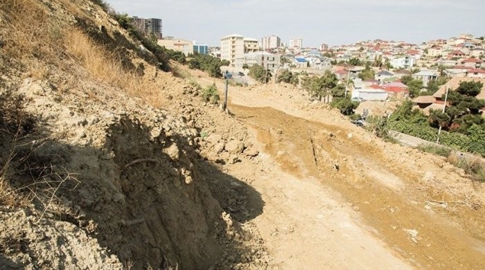 Nazirlik Badamdar qəsəbəsində baş verən sürüşmə hadisəsinin səbəbini açıqlayıb