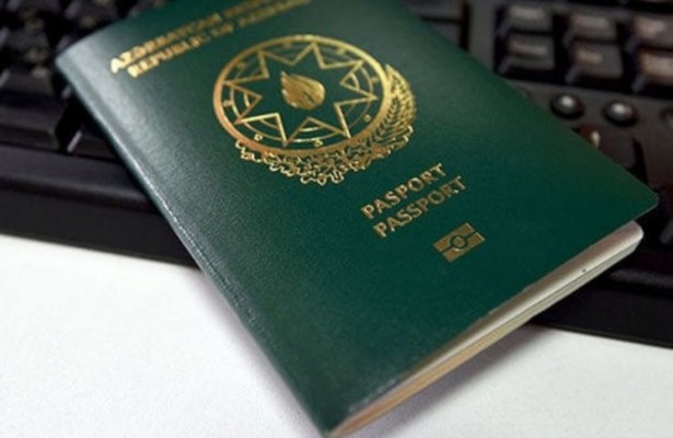 Azərbaycanda pasport üçün fotolarda baş örtüyündən istifadəyə icazə verilməsi təklif olunur