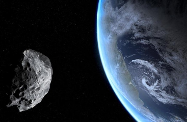 Yer kürəsinin yaxınından nəhəng asteroid keçib