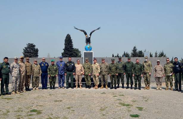 Xarici ölkələrin Azərbaycandakı hərbi attaşeləri HHQ-nin hərbi hissəsini ziyarət edib