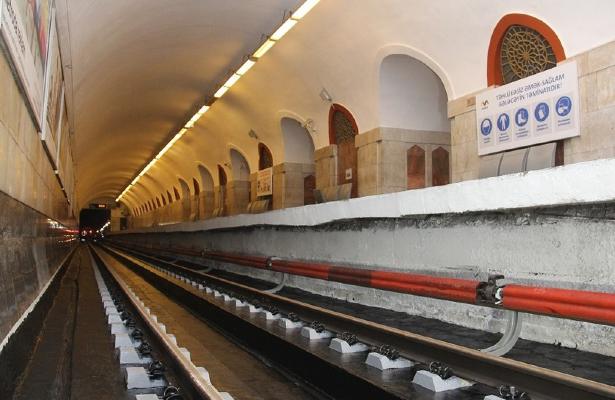 Bakı metrosunda ilk dəfə yollar dəmir-beton bloklar üzərində qurulub