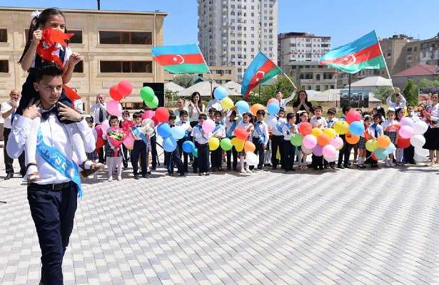 Bu gün Azərbaycan məktəblərində “Son zəng”dir