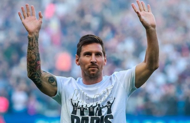 Messi `PSJ`-nin heyətində ilk oyununa çıxıb