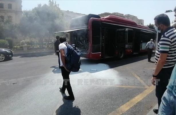 “BakuBus”un avtobusunda yanğın olub, sərnişinlər təxliyə edilib