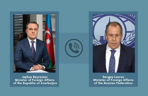 Ceyhun Bayramov və Lavrov telefonla danışdı