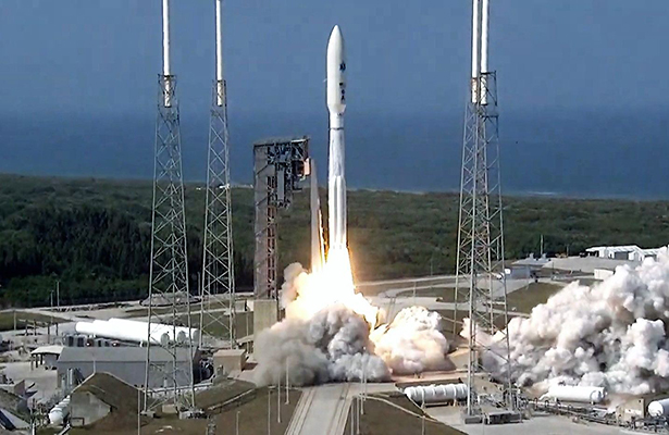 Amerikanın Atlas V raketi Pentaqonun kəşfiyyat peyklərini orbitə çıxarıb