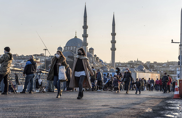 Türkiyədə son sutka koronavirusa 60 mindən artıq yoluxma qeydə alınıb