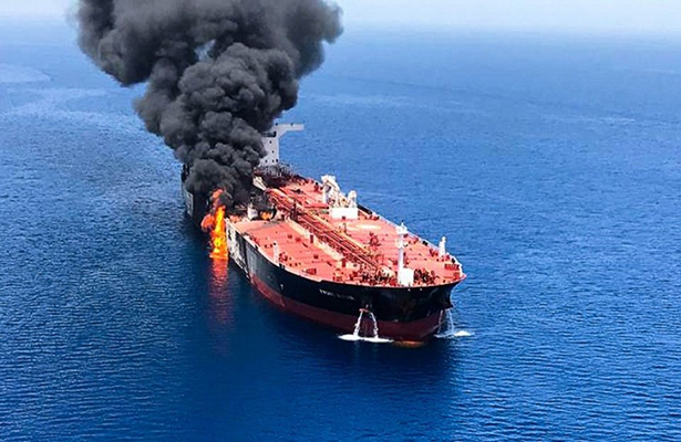 Ərəb ölkəsində neftlə dolu üç tanker partladıldı: ölü və yaralılar var