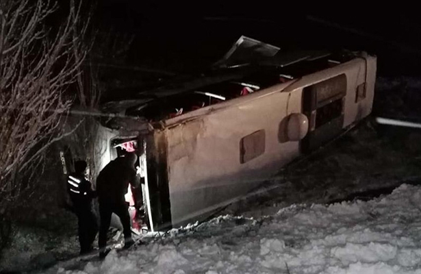 Türkiyədə sərnişin avtobusu aşıb, 21 nəfər yaralanıb