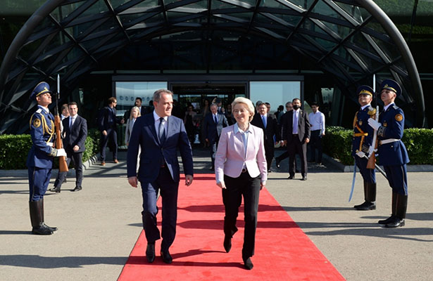 Ursula von der Leyenin Azərbaycana səfəri başa çatıb