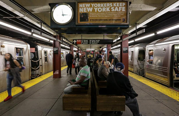 Nyu York metrosunda qətl, zorlama, soyğunçuluq tüğyan edir