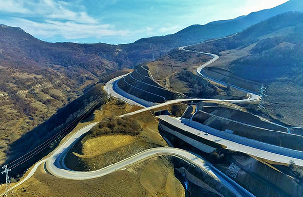 Əhmədbəyli-Füzuli-Şuşa yolunda 3 viaduk və 3 tunelin tikintisi üzrə əsas işlər yekunlaşıb