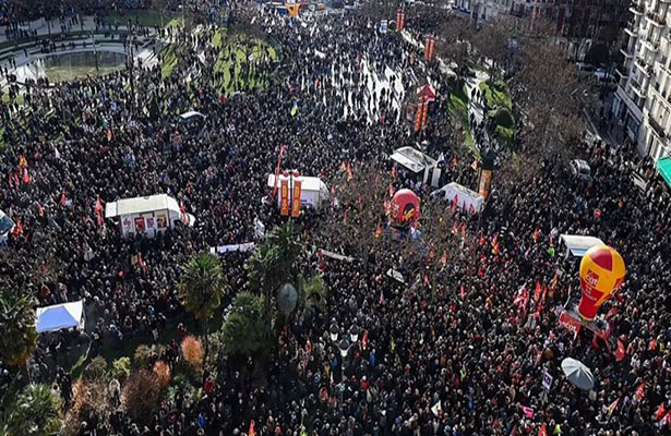 Fransanın bir sıra şəhərlərində Makron hökumətinə qarşı nümayişlər keçirilib