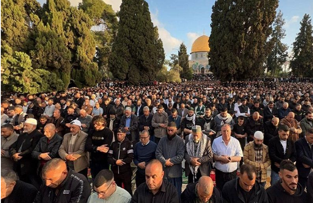 Minlərlə fələstinli Məscidül-Əqsada Fitr bayramı namazı qıldı – Foto/Video