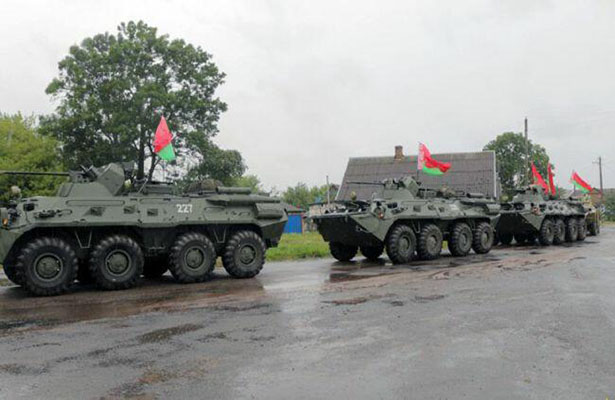 KRİTİK GƏLİŞMƏ: Belarus onlarla tankı bu ölkə ilə sərhədə yığdı