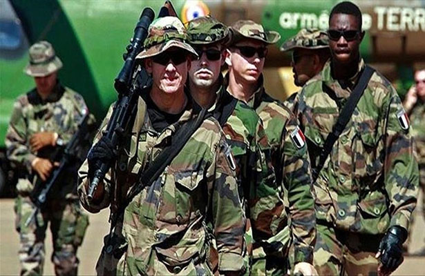 Fransa hərbi bazalarını bağlamaq və qoşunlarını Nigerdən çıxarmaqdan imtina edir