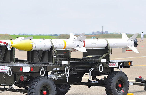 Tayvanda yeni “hava-hava” tipli raketin hazırlanmasına başlanılıb