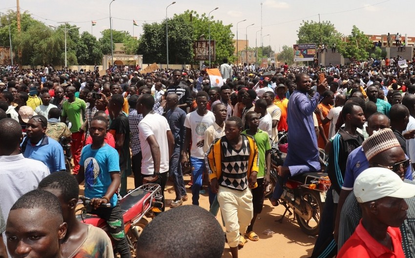Nigerlilər Fransa hərbçilərinin ölkədən çıxarılmasını tələb edirlər
