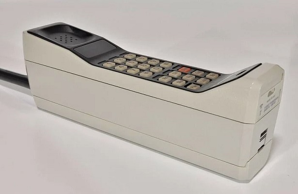 Dünyada satılan ilk mobil telefon: Motorola DynaTAC 8000X