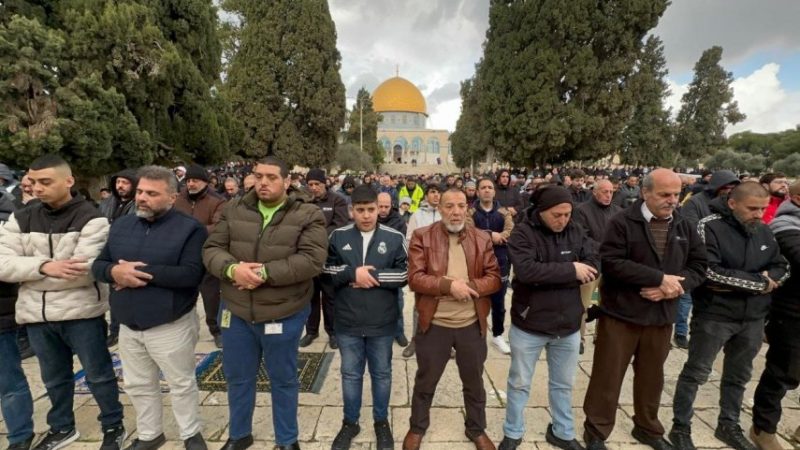 Məscidül Əqsada 25 min nəfərlik cümə namazı qılındı