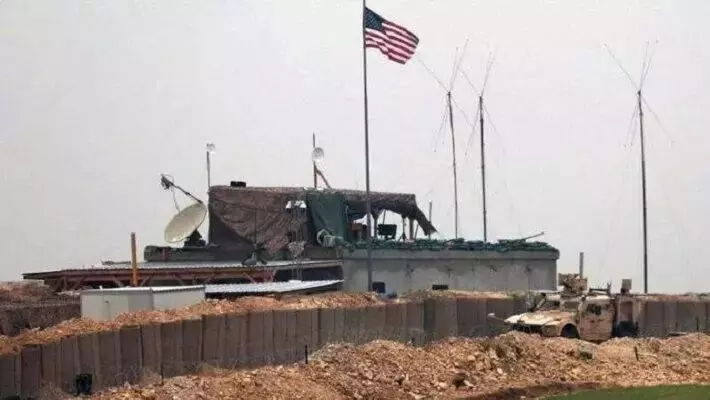 Suriyanın şərqində Amerika işğalçılarının bazasına raket hücumu