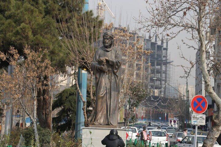 Tehranda Nizami Gəncəvinin heykəlinin açılışı olub