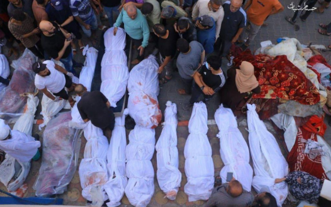 İsrail ordusu ərzaq axtaran ac insanlara helikopterdən atəş açdı…-Onlarla ölü və yaralı…