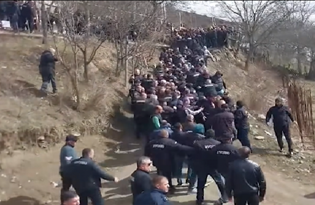 Gürcüstanda müsəlmanlara qarşı zorakılıq edildi – Video