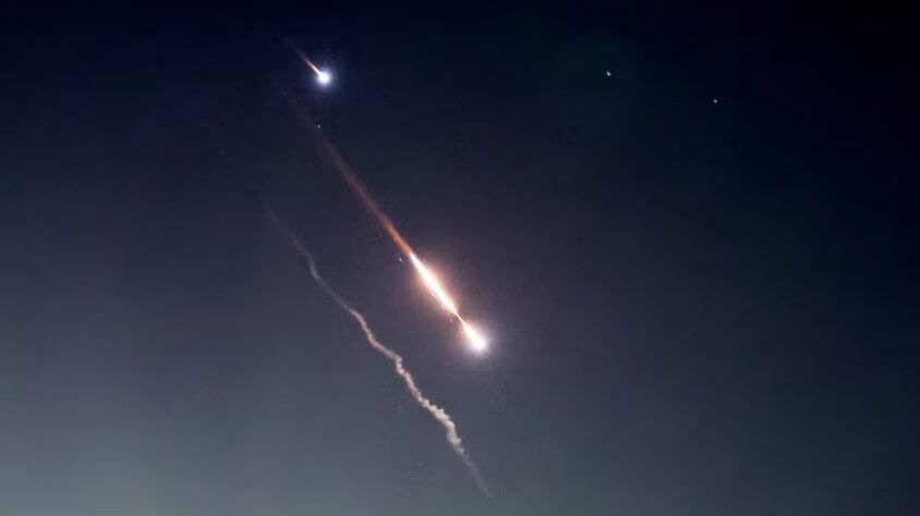 ABC News: İranın 9 raketi İsrailin 2 bazasını vurub