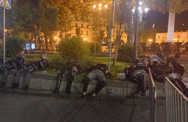 Tbilisidəki polislər gündəm oldu – Foto