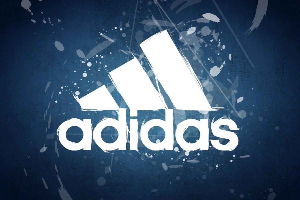 “Adidas” fələstinli supermodelə görə üzr istədi