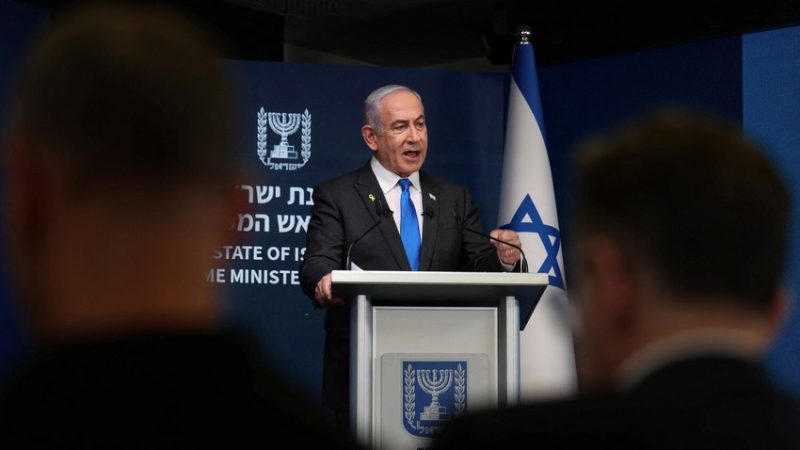 Netanyahu Makronu cahillikdə ittiham edib