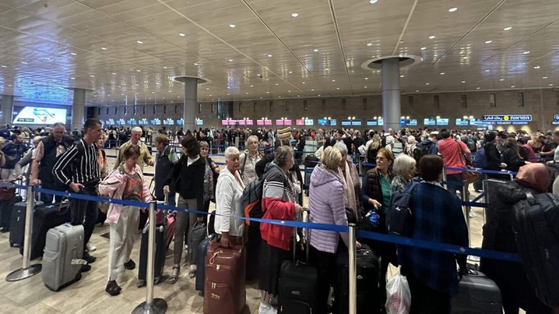 Hizbullahın atdığı raketlərdən biri Ben-Qurion aeroportuna düşüb, uçuşlar dayandırılıb