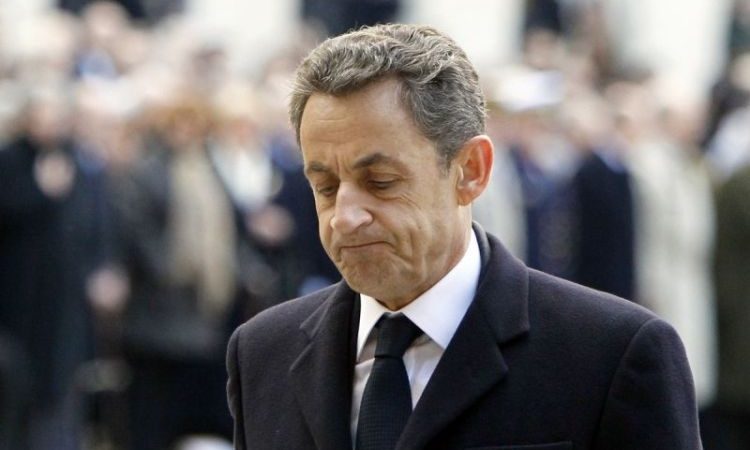 Sarkozi 2025-ci il ərzində elektron qolbaqda gəzəcək