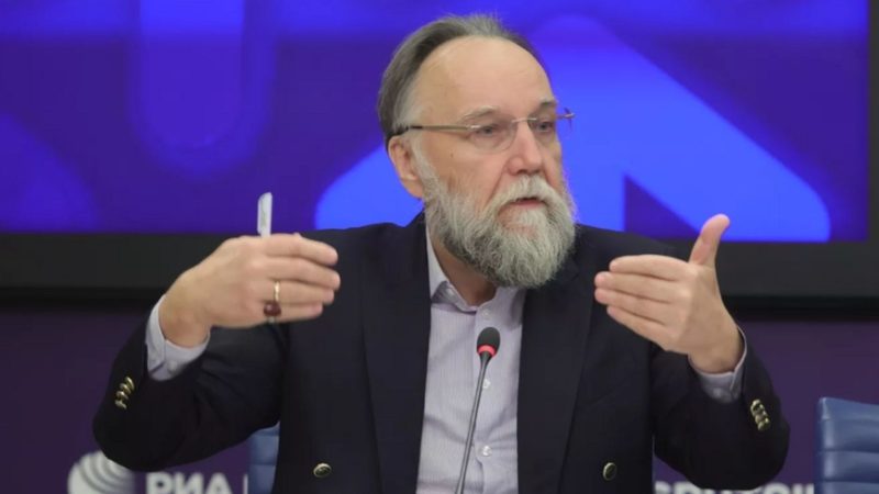 Aleksandr Dugin: “Putin-Tramp görüşünün baş tutması zaman alacaq”