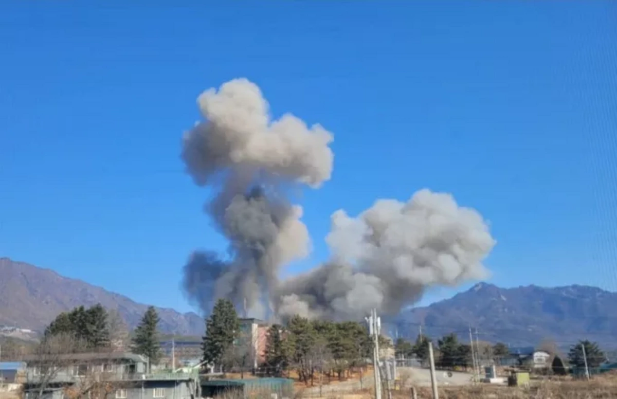 Cənubi Koreya təlim zamanı səhvən öz yaşayış məntəqələrini bombaladı: Yaralılar var