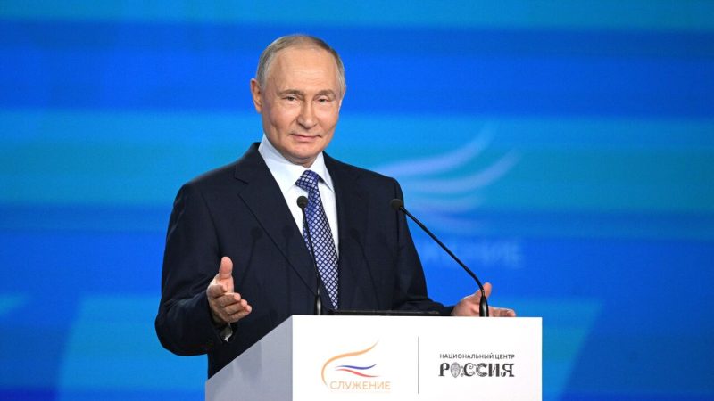 Putin: Rusiya İslam ölkələri ilə səmərəli əməkdaşlığı davam etdirir
