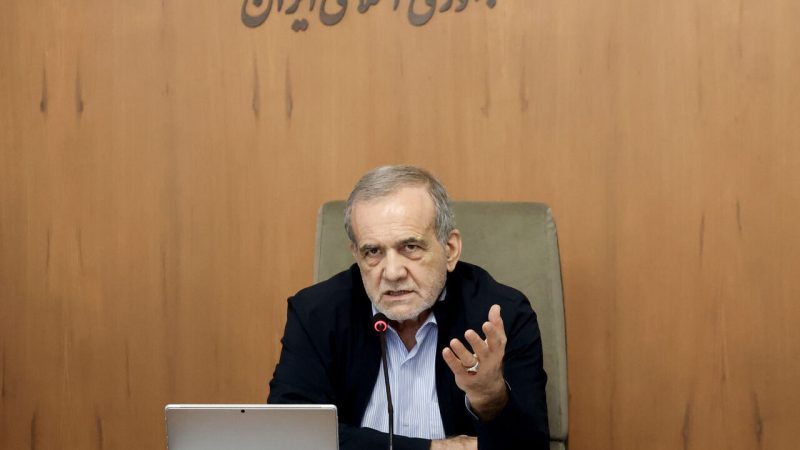 Pezeşkiyan: İran nüvə silahı əldə etmək niyyətində deyil, lakin dinc nüvə haqqından əl çəkməyəcək