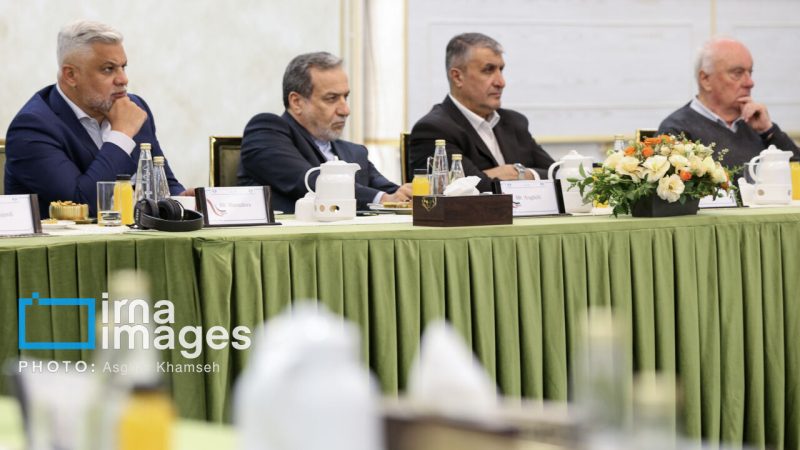 İslami: Biz bütün gücümüzlə ölkənin nüvə sənayesinin əsaslarını qoruyacağıq