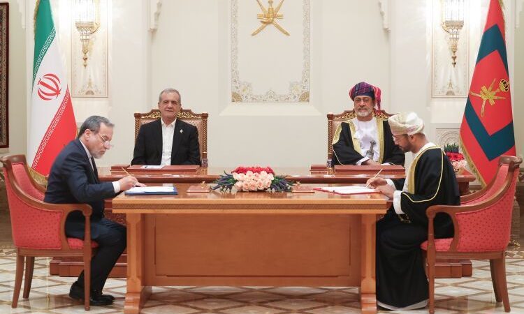 İran və Oman Sultanlığı arasında 18 əməkdaşlıq sənədi imzalanıb