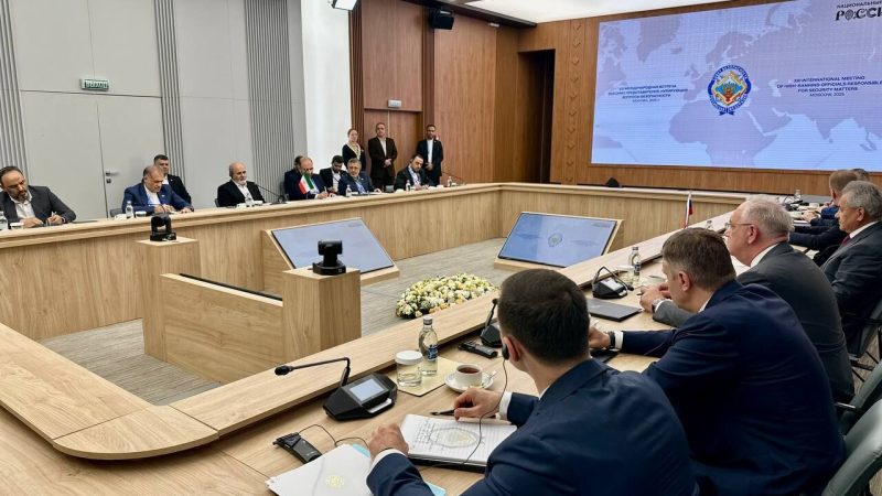 İran və Rusiyanın Ali Milli Təhlükəsizlik Şurasının katibləri birgə planların daha sürətli həyata keçirilməsini dəstəkləyiblər