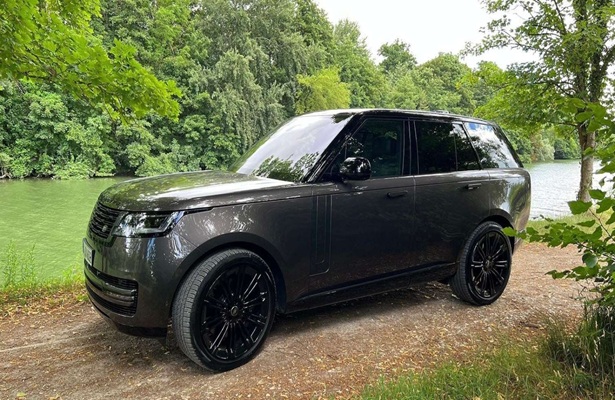 İzləyici cihaz dadına çatdı – Oğurlanan “Range Rover”ini Afrikada tapdı