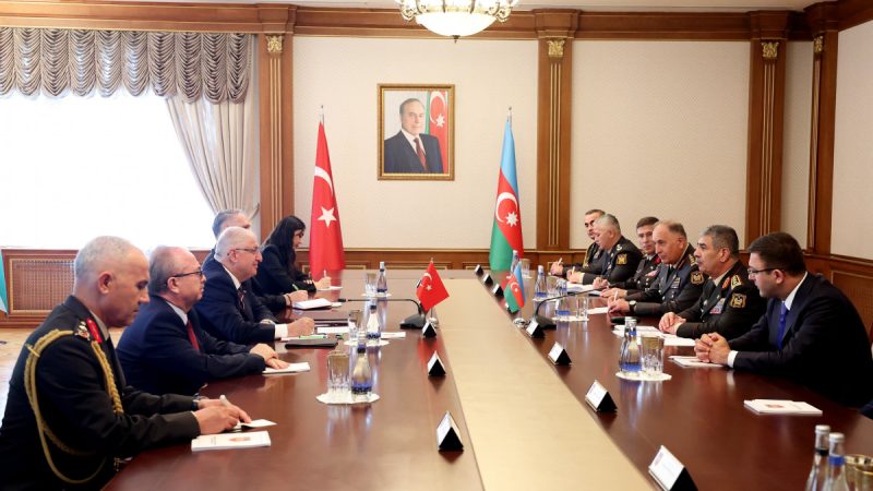 Azərbaycan və Türkiyə müdafiə nazirləri görüşüb